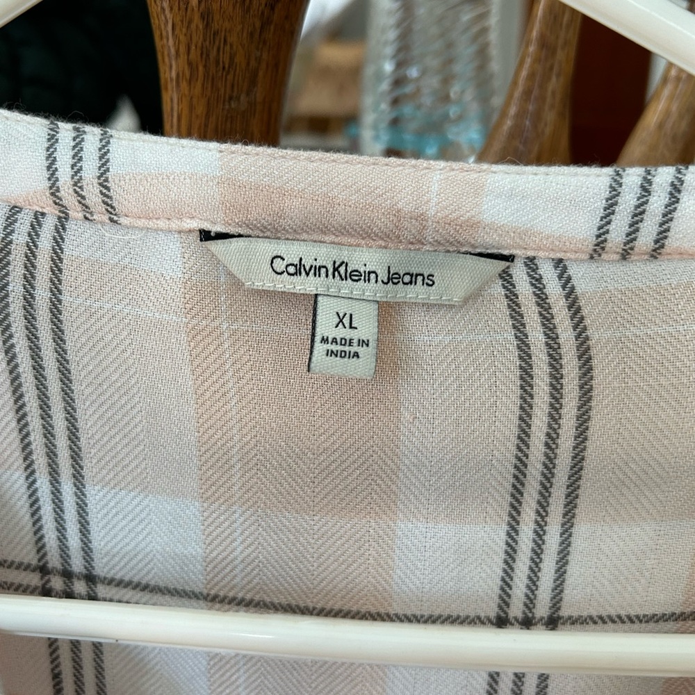 Calvin Klein Jeans Cream and Black Plaid Button-Down Shirt NWTO - Picture 2 of 8